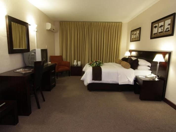 Cresta Bosele Hotel Selebi-Phikwe Екстериор снимка